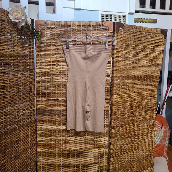 Love Your Assets Sara Blakely Tummy Hip shaper SZ M High Waist - Picture 4 of 5